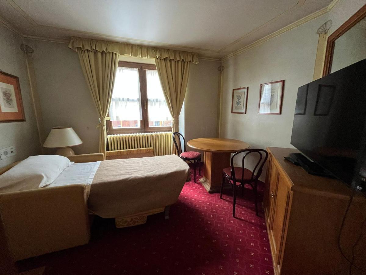 Hotel Posta R.T.A. Мадона ди Кампильо Екстериор снимка