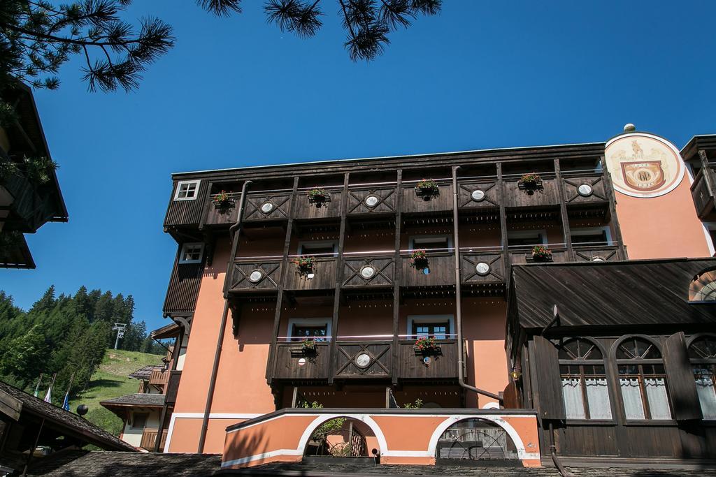Hotel Posta R.T.A. Мадона ди Кампильо Екстериор снимка