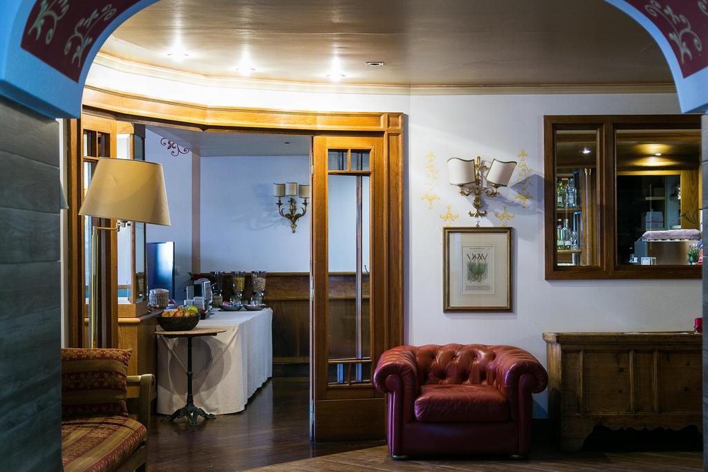 Hotel Posta R.T.A. Мадона ди Кампильо Екстериор снимка