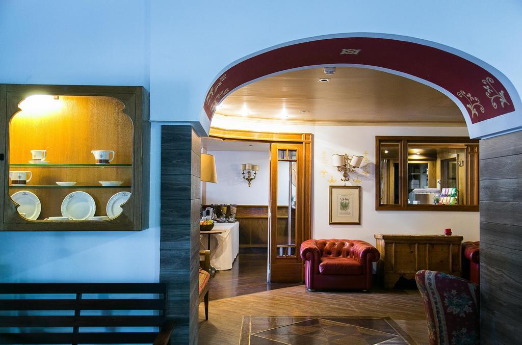 Hotel Posta R.T.A. Мадона ди Кампильо Екстериор снимка