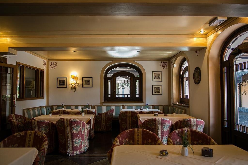 Hotel Posta R.T.A. Мадона ди Кампильо Екстериор снимка