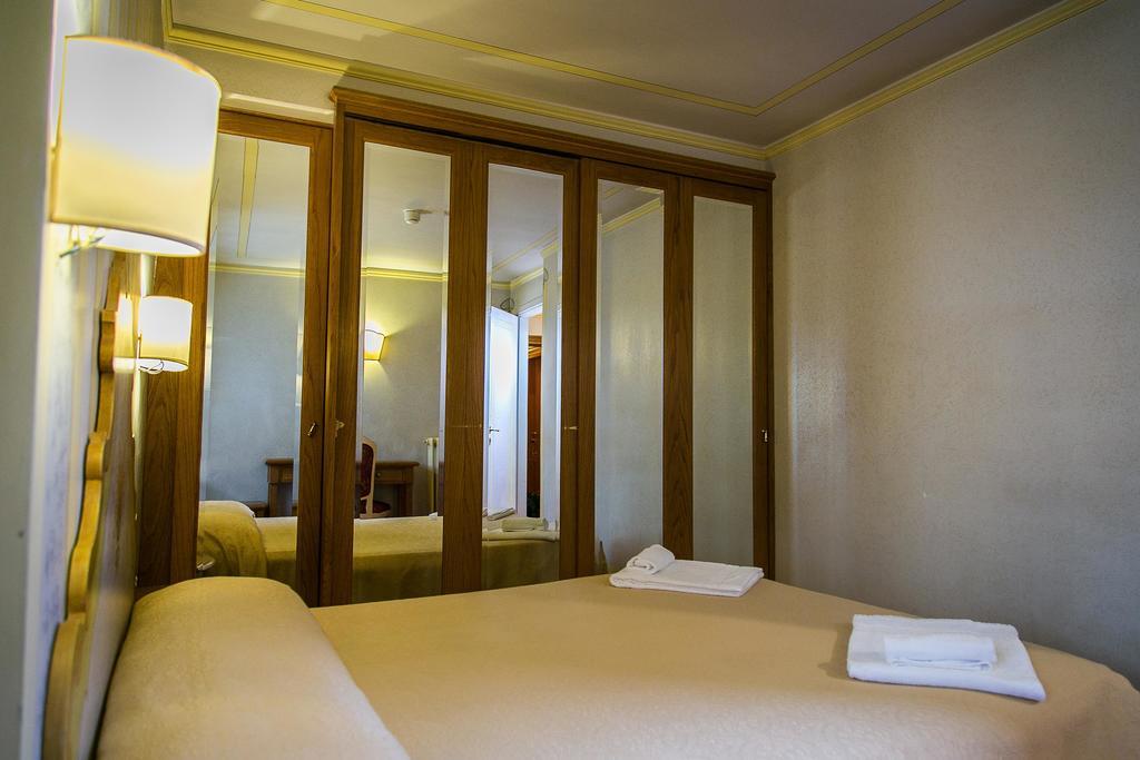 Hotel Posta R.T.A. Мадона ди Кампильо Екстериор снимка