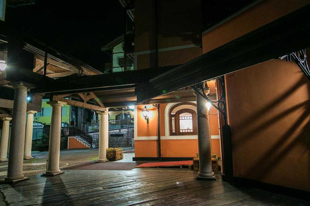 Hotel Posta R.T.A. Мадона ди Кампильо Екстериор снимка