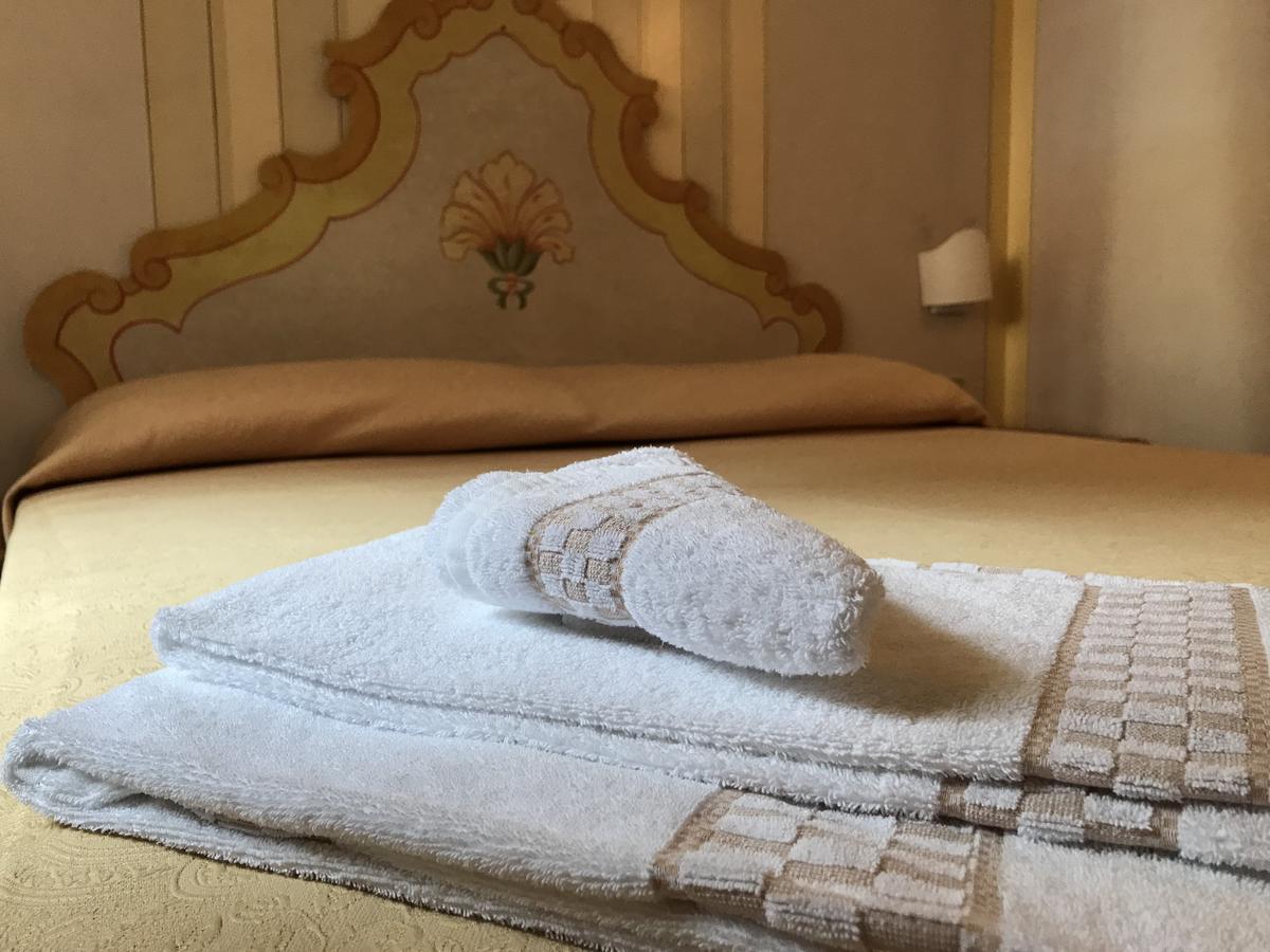 Hotel Posta R.T.A. Мадона ди Кампильо Екстериор снимка